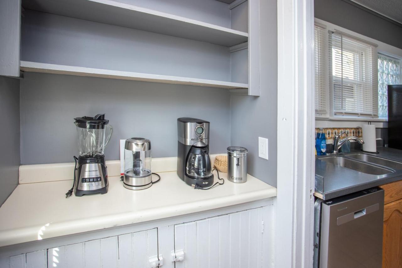 Spacious Home With In-Unit Laundry, Parking, 1Gb Wifi, & Patio Deck Rochester Exterior foto