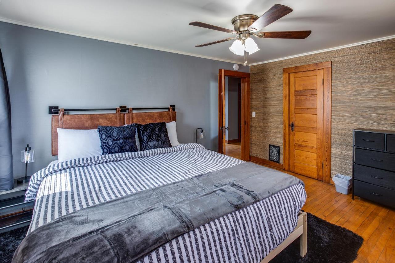 Spacious Home With In-Unit Laundry, Parking, 1Gb Wifi, & Patio Deck Rochester Exterior foto