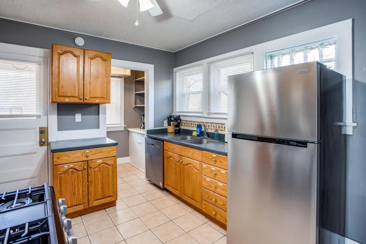 Spacious Home With In-Unit Laundry, Parking, 1Gb Wifi, & Patio Deck Rochester Exterior foto